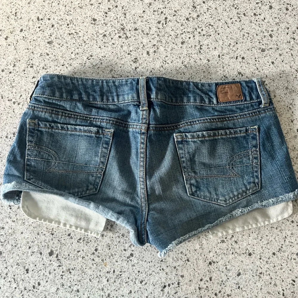 American Eagle women’s denim shorts - Picture 2 of 5